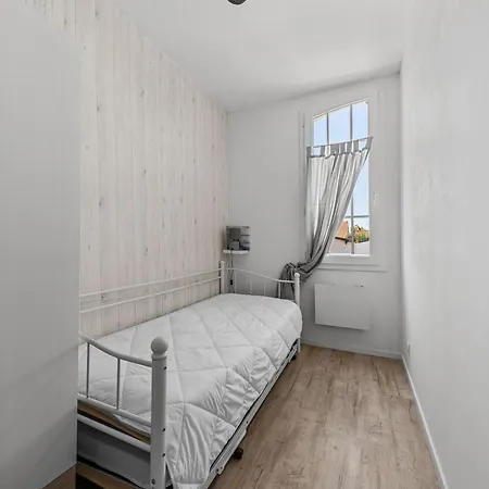 Stella Maris - A 300m De La *